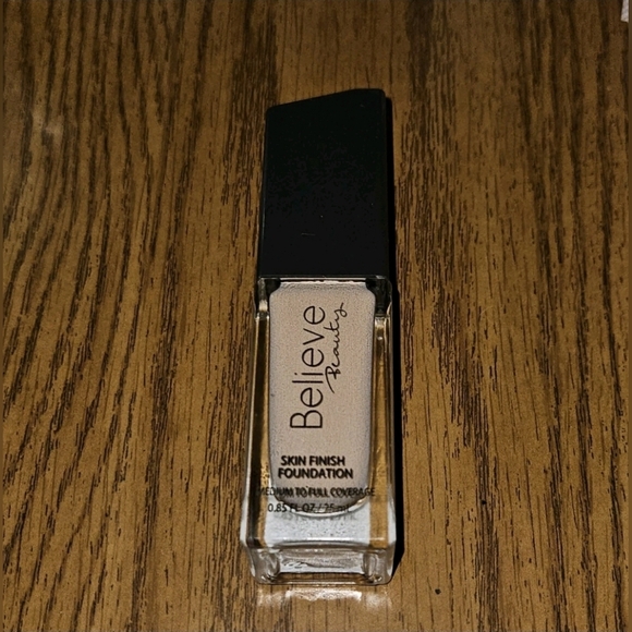 Believe Beauty Skin Finish Foundation In Porcelain 0.85fl Oz BNIB - Picture 1 of 5